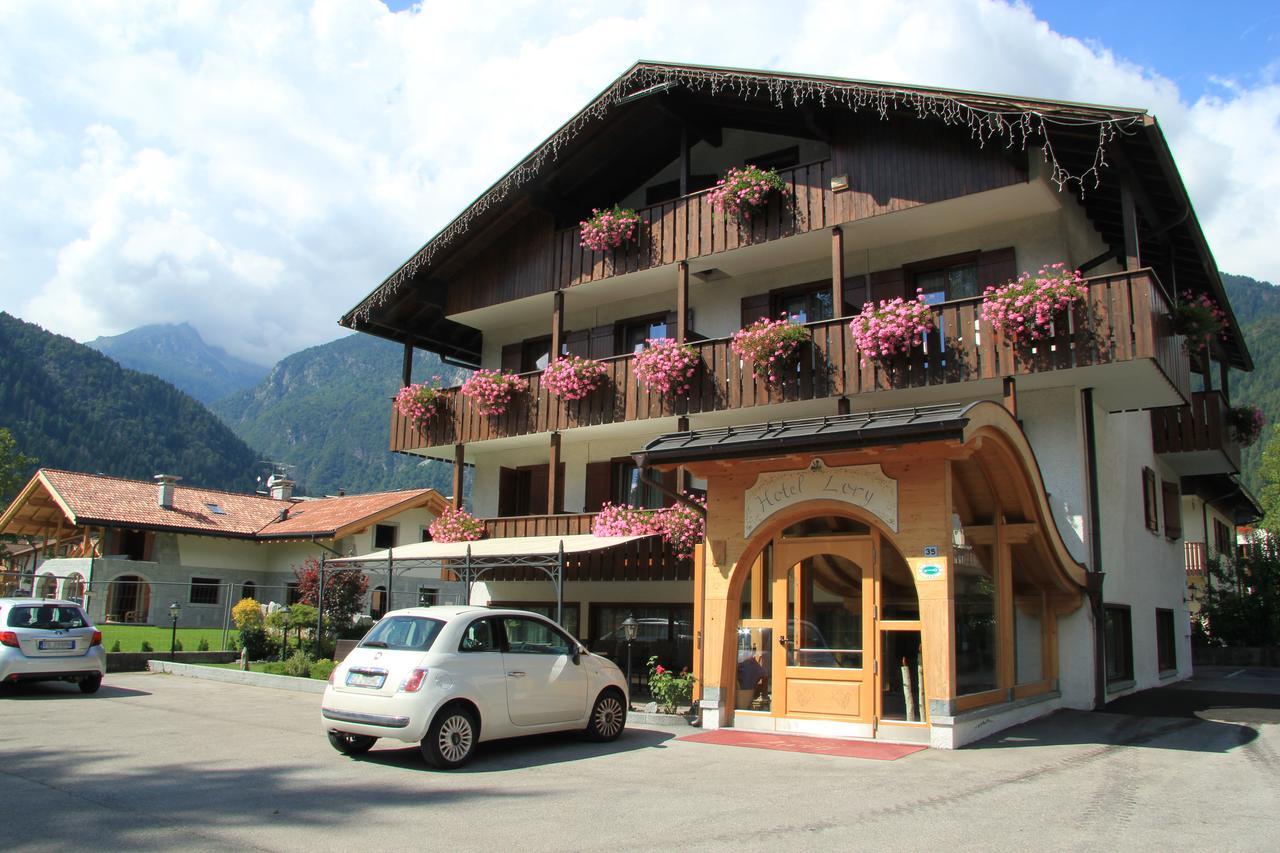 Hotel Lory Pinzolo Εξωτερικό φωτογραφία