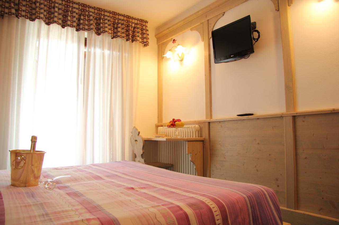 Hotel Lory Pinzolo Εξωτερικό φωτογραφία