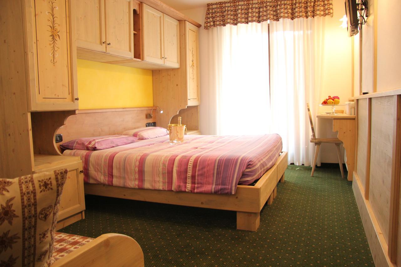 Hotel Lory Pinzolo Εξωτερικό φωτογραφία